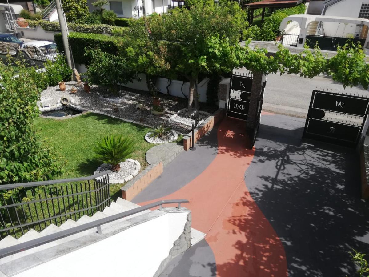 פסטום Villa Miriade B&B מראה חיצוני תמונה