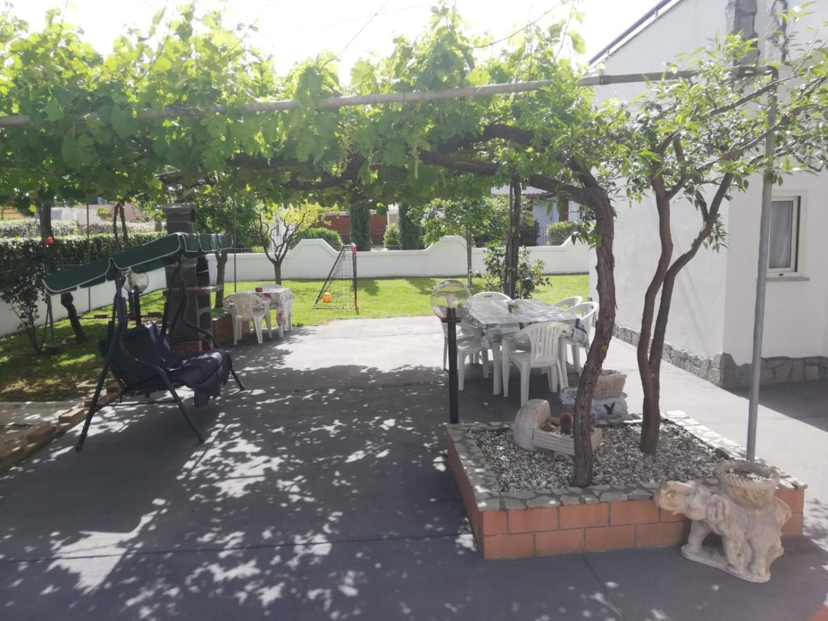 פסטום Villa Miriade B&B מראה חיצוני תמונה